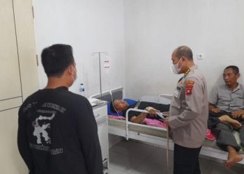 Lalai, Polisi Tembak Kepala Teman dengan Pelontar Gas Air Mata Hingga Pingsan