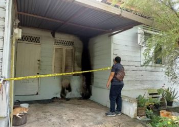 Sakit Hati Dianggap Penyebab Cerai, Amrizal Nekat Bakar Rumah Ketua RT Dengan Bensin