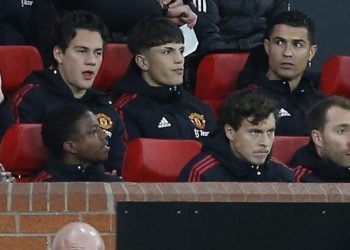 Ronaldo Dikecam Fans MU Gara-gara Anting