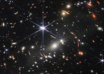 Bisnis Billboard Luar Angkasa, 3 Bulan Untung Rp 1,7 Triliun