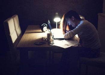 Cara Perbaiki Jam Tidur untuk Si Tukang Begadang