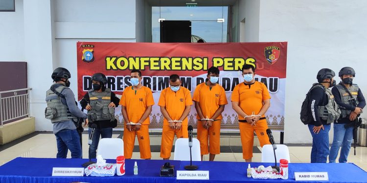 Keroyok Warga Pekanbaru karena Kritik Pemerintah, 4 Orang Simpatisan PJ Walikota Serahkan Diri ke Polisi