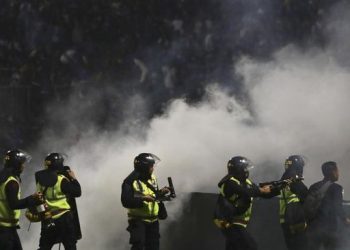 Aturan Gas Air Mata: Perintah di Tangan Komandan Satuan PHH Brimob