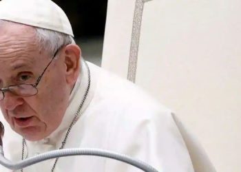 Paus Fransiskus menyebut pengucilan migran sebagai ‘kriminal’ saat sayap kanan memenangkan jajak pendapat Italia