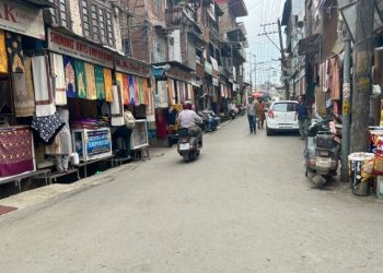 Di lingkungan Kashmir legenda sepak bola India Kakroo