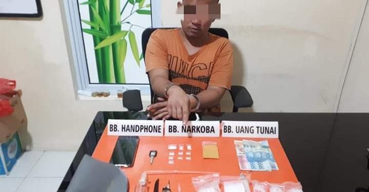 Tengah Duduk, Pelaku Narkoba di Kampar Diangkut Polisi