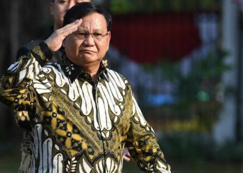 Prabowo Membungkuk Hormat ke Jokowi Usai Ngobrol di Lubang Buaya