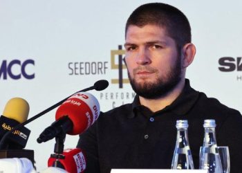 Viral Khabib Kibarkan Bendera Palestina di UFC 280