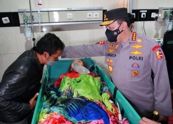 Jenderal Listyo Sigit Jenguk Korban Tragedi Kanjuruhan di Malang