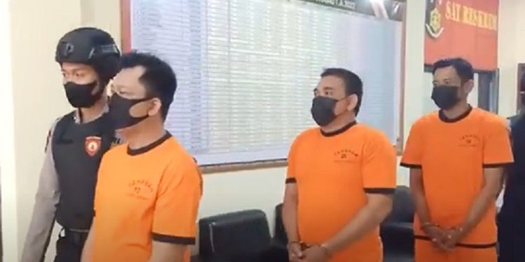 Polisi Gagalkan Penyelundupan Sabu 7 Kg Asal Malaysia, 3 Kurir Ditangkap di Sanggau