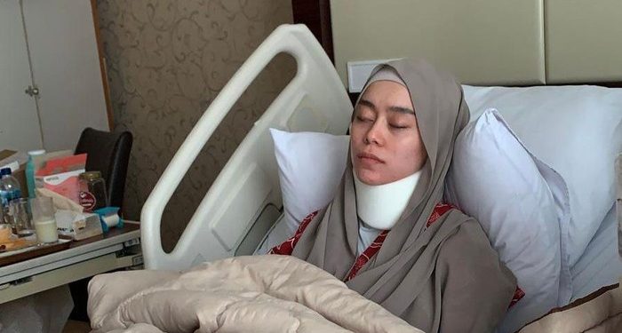 Ini Penampakan Lesti Kejora dengan Penyangga Leher Usai Alami KDRT