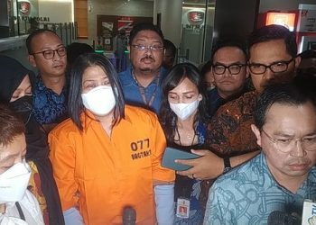 Ini Penampakan Putri Candrawathi Gunakan Baju Tahanan