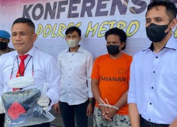 Cekoki Dua Remaja dengan Miras dan Pil Gila, Pelaku Dicokok Polisi Dikontrakannya