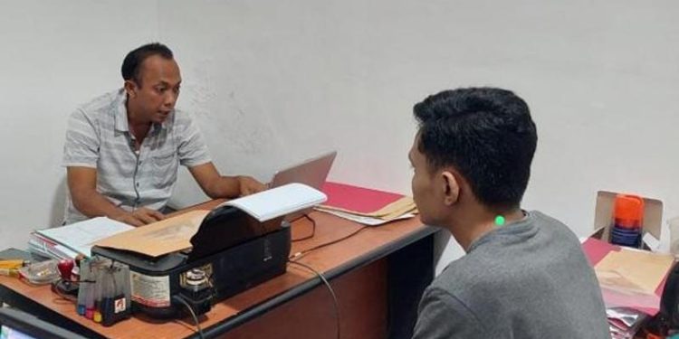 Bawa Ganja dalam Bungkus Rokok, Pemuda Ini Ditangkap Polisi