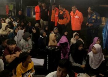 Sebrangi Sungai Curug Kembar, Empat Siswa SMP Hanyut Tiga Meninggal