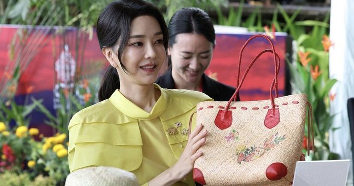 6 Fakta Ibu Negara Korea, Si Fashionista Penuh Kontroversi