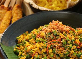 Apa Lawar Ayam, Kuliner Bali yang Disantap Trudeau dan Rishi Sunak?