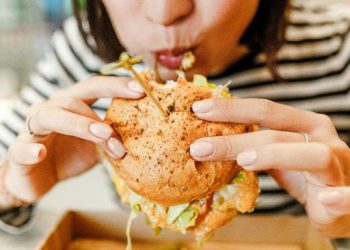 7 Makanan Bikin Cepat Tua: Jangan Makan Gorengan dan Keripik Kentang!