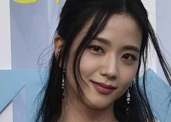 Viral Foto Benjolan di Leher Jisoo BLACKPINK, Agensi Buka Suara