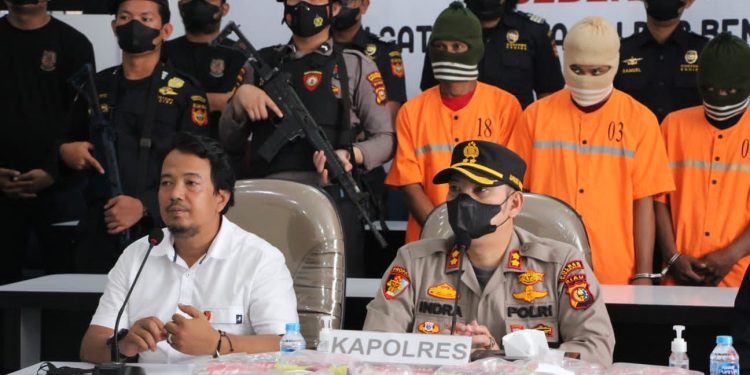 Polres Bengkalis Gagalkan Penyelundupan 30 Kilo Sabu Dengan 2 Tersangka