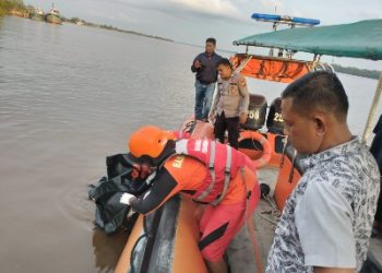 Jatuh Dari Perahu, Nelayan Udang Ditemukan Tewas Mengambang di Perairan Kuala Gaung