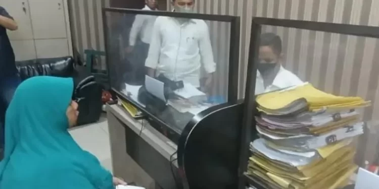 Kesal Ditegur Bunuh Diri, ASN Bakar Ibu Tiri Hingga Tewas