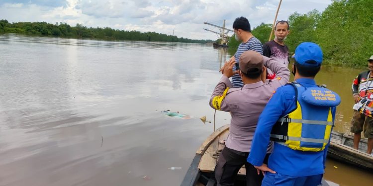 Mayat Wanita Terapung di Sungai Siak Ternyata Warga Bekasi