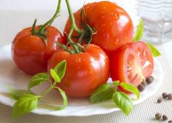 Coba Tebak, Apakah Tomat Buah atau Sayur?