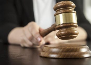 Mobil Tertimpa Pohon Tumbang, ASN Gugat Walkot Palopo