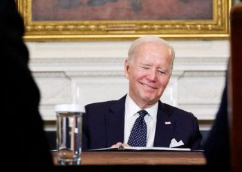 Biden Minta Perusahaan Minyak dan Gas Turunkan Harga Energi