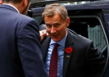 Kanselir Jeremy Hunt mengumumkan kenaikan pajak, menghabiskan anggaran musim gugur sebesar £55 miliar