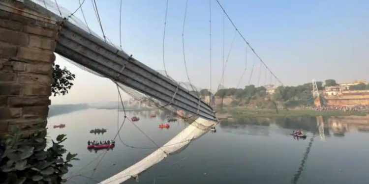 Jembatan Morbi India runtuh: Sembilan ditahan karena ‘kelalaian’; korban tewas naik menjadi 134 orang
