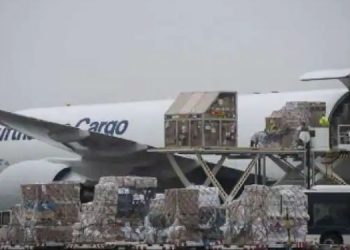 Mayat dengan tabung oksigen ditemukan di bagian bawah pesawat di bandara Frankfurt