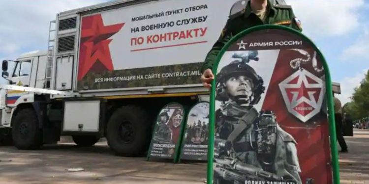 ‘Pilihan pria sejati’: Rusia menarik tentara sukarelawan dengan truk dan insentif