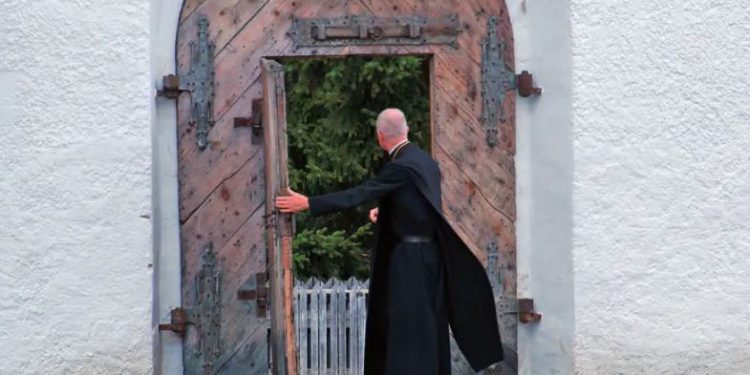 Penyelidikan dibuka setelah seorang kardinal Prancis mengaku melecehkan gadis berusia 14 tahun beberapa dekade lalu