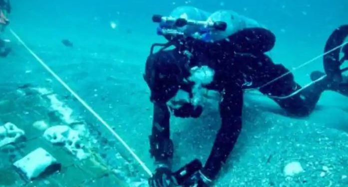 Penyelam menemukan puing pesawat ulang-alik Challenger di lepas pantai Florida