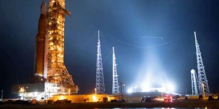 Misi bulan NASA Artemis tetap sesuai jadwal setelah Badai Nicole