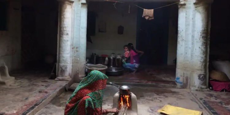 Studi : Kebakaran kayu solid dalam ruangan ‘berbahaya’ bagi ibu hamil
