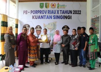 Anggota Komisi V DPRD Riau saat kunjungan insidentil di Disdikpora Kuansing