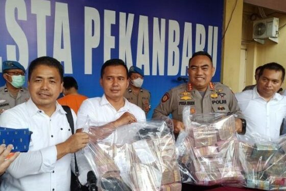 Satresnarkoba Polresta Pekanbaru tangkap Bandar Narkoba Internasional, Uang Rp3,2 Miliar Disita