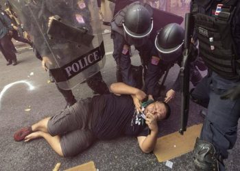 Kronologi Polisi Thailand Cegat Pedemo Dekati KTT APEC hingga Rusuh