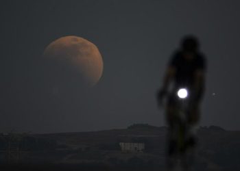 Puncak Gerhana Bulan Makassar Mulai usai Gelap, Palembang saat Terang