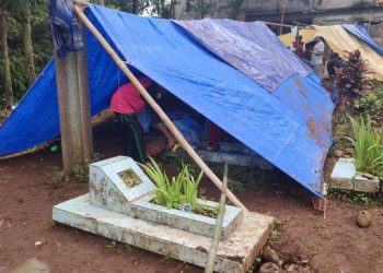 Ratusan Korban Gempa Cianjur Empat Hari Tidur di Area Kuburan