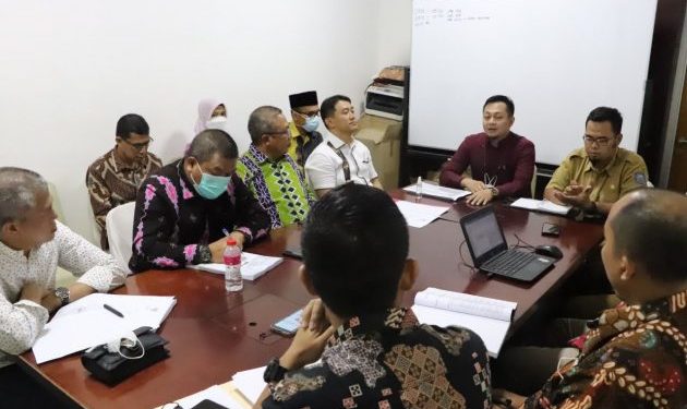 Saat konsultasi Bapemperda DPRD Riau di Kemendagri.