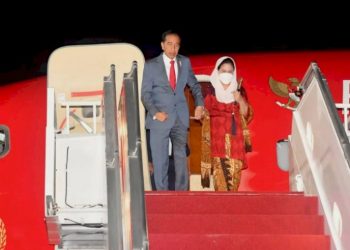 Terpeleset di Tangga Pesawat, Istana Pastikan Kondisi Ibu Negara Baik