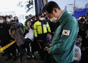 Wali Kota Seoul Menangis Minta Maaf soal Tragedi Halloween di Itaewon