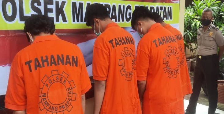 Curi HP dan Motor, 4 Pelaku Spesialis Pencurian Rumah Kosong Ditangkap