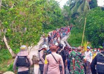 Bentrokan Maluku Tengara, Dilaporkan Dua tewas dan Puluhan Orang Luka-luka. Sekolah dan Rumah Dibakar