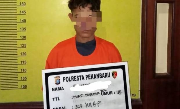 Kedapatan Jalan-jalan ke Mal Pakai Sepatu Curian, Pemuda di Pekanbaru Ditangkap Polisi
