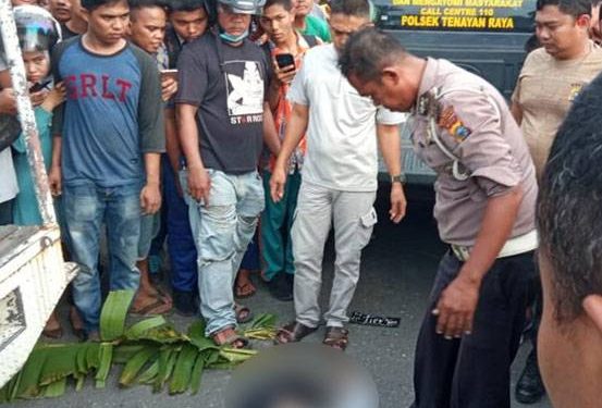 Lawan Arus,  Sri Tewas Tertabrak Pelajar